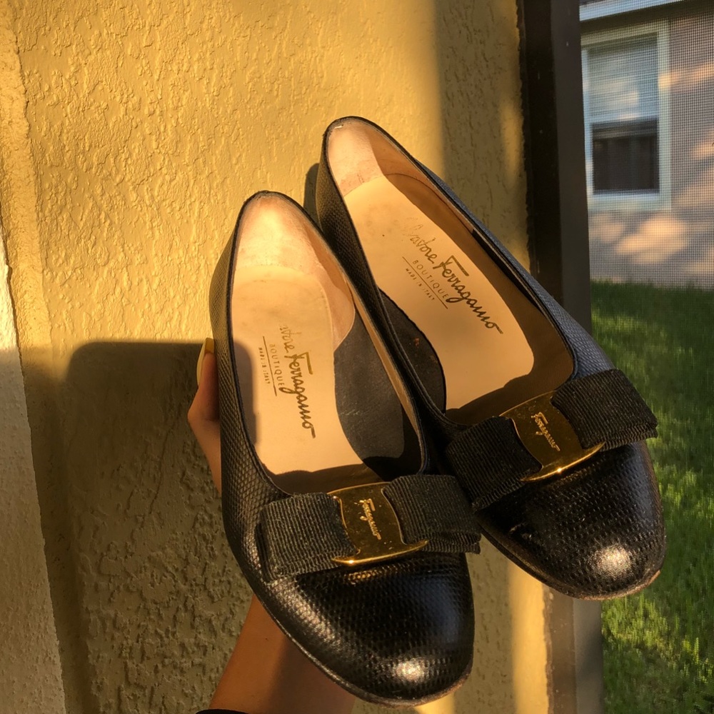 SALVATORE FERRAGAMO WOMENS 2 INCH PUMPS
